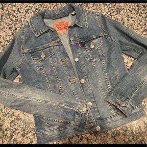 Levi’s Denim Jacket- like new!